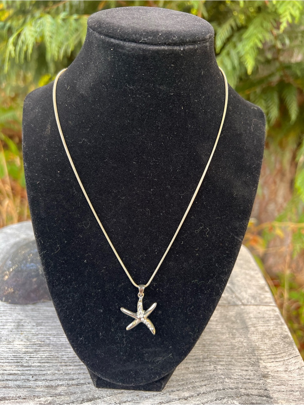 Silver Starfish Pendant Necklace - Elegant Beach-Inspired Jewelry